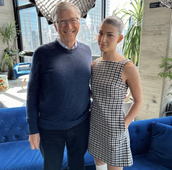 美林资管 比尔盖茨女儿也AI创业了！时尚电商，刚被塞了800万美元投资